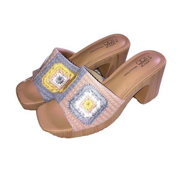 Crochet Bohemian Mid-Heel Sandals - Picture 11 of 12